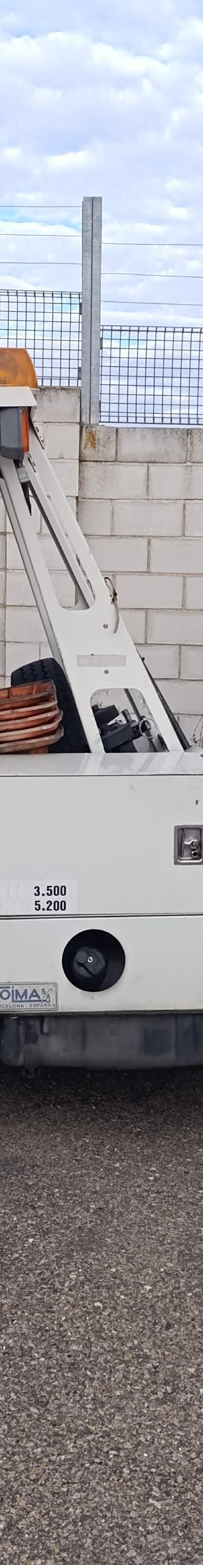 Camión grúa de arrastre IVECO 50C14 - Matrícula 5946DKZ